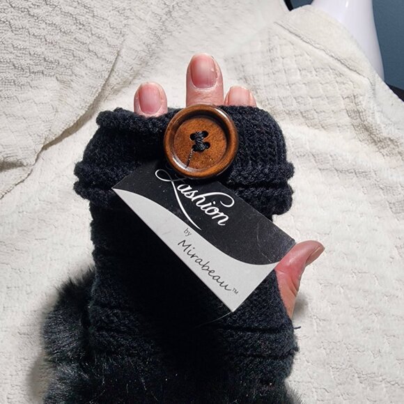 Fashion by Mirabeau Fingerless BLACK Gloves-Faux Fur - Picture 2 of 3